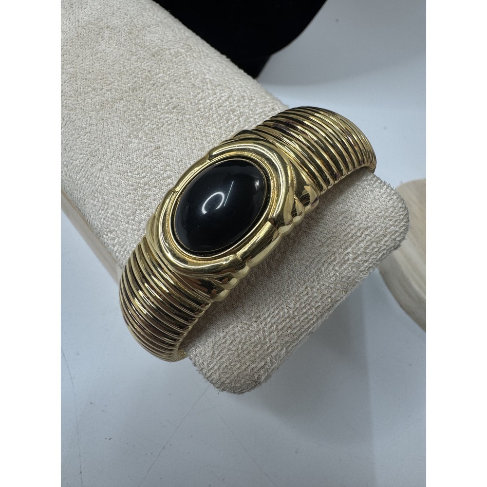 Vintage Gold Tone Gaspipe Stretch Bracelet Black Oval Cabochon Statement Cuff